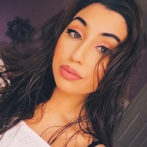 Meet your Posher, Leanna